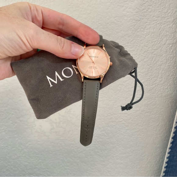 MUNRO Leather Watch - Picture 5 of 6